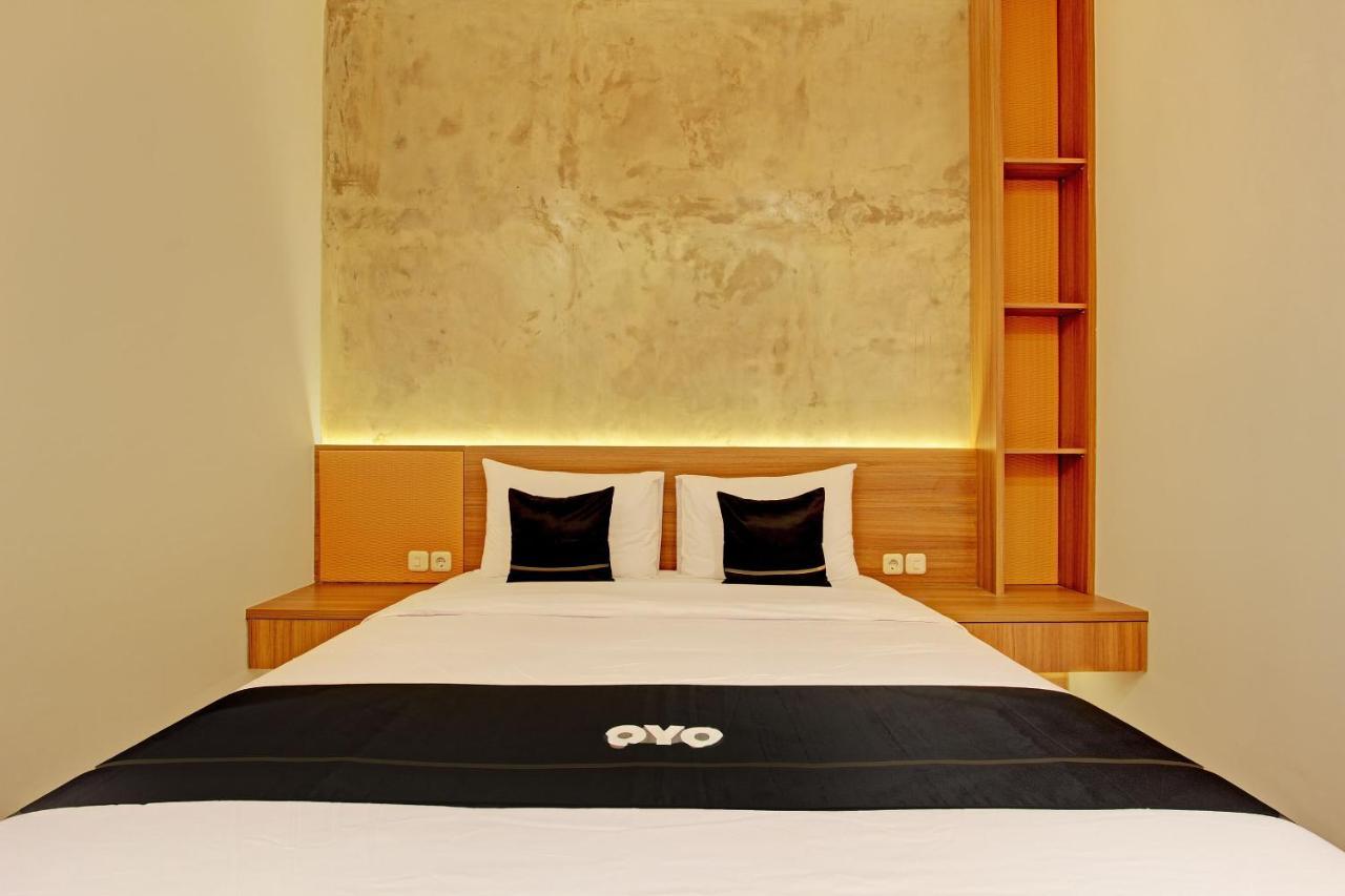 Super Oyo Capital O 92987 Keenan Living Perumnas Maguwo Bagian luar foto