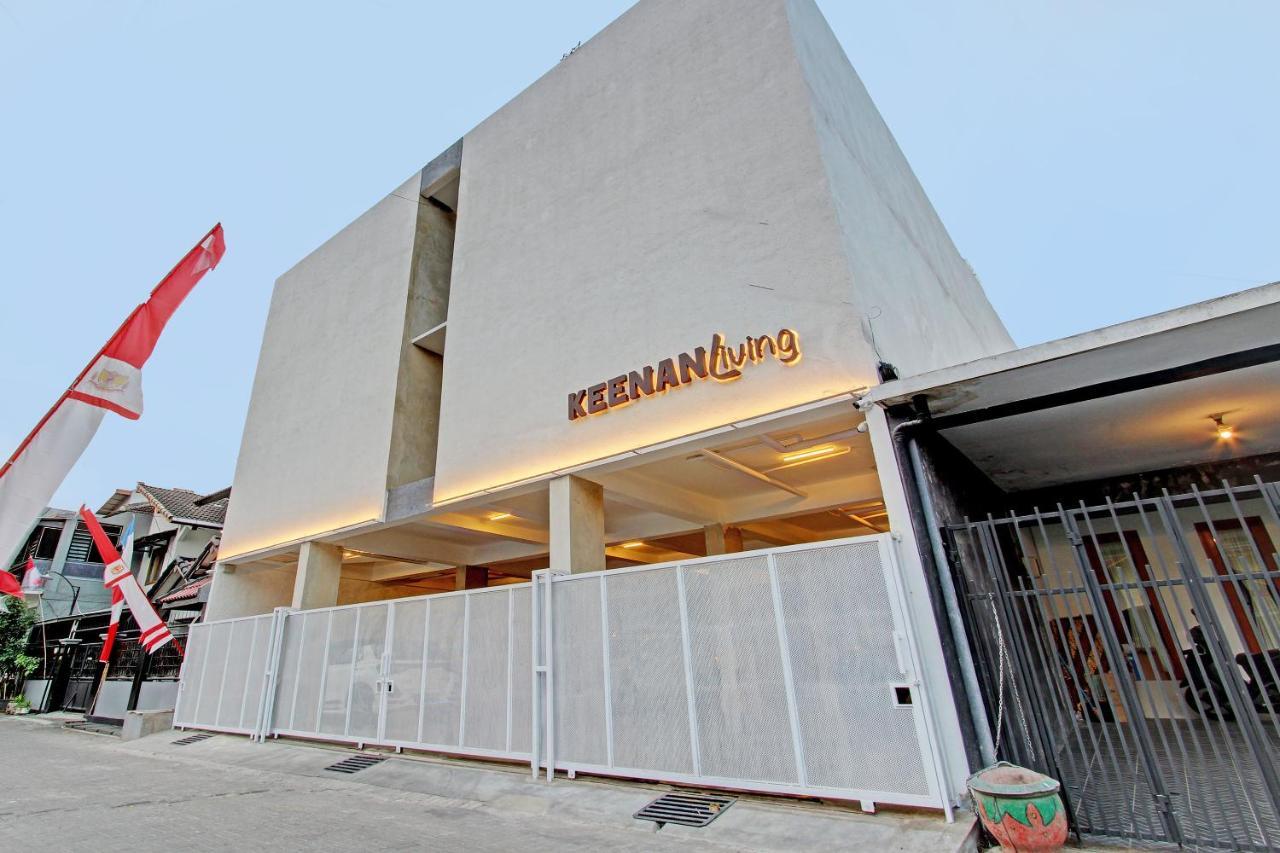 Super Oyo Capital O 92987 Keenan Living Perumnas Maguwo Bagian luar foto